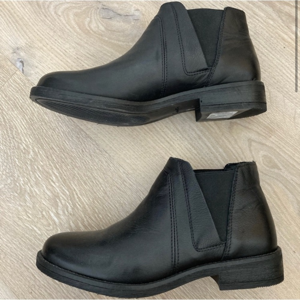 Clarks Black Ankle Boots Sz 7